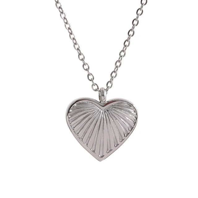 Silver Ridged Heart Pendant Necklace