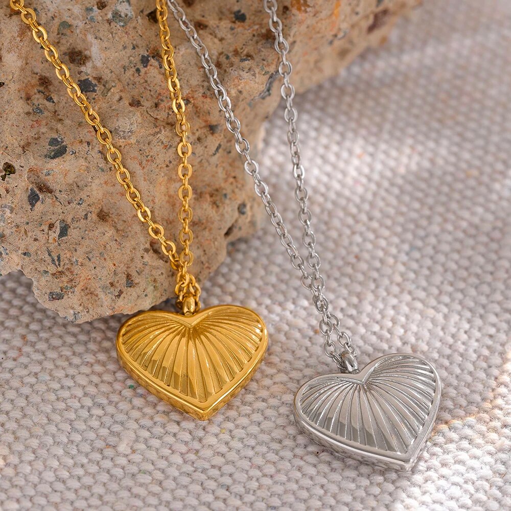 Gold Ridged Heart Pendant Necklace